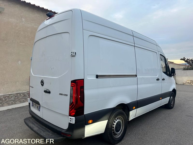 MERCEDES - SPRINTER - 2021 / 88000 KM - Цельнометаллический фургон: фото 2 MERCEDES - SPRINTER - 2021 / 88000 KM - Цельнометаллический фургон: фото 2