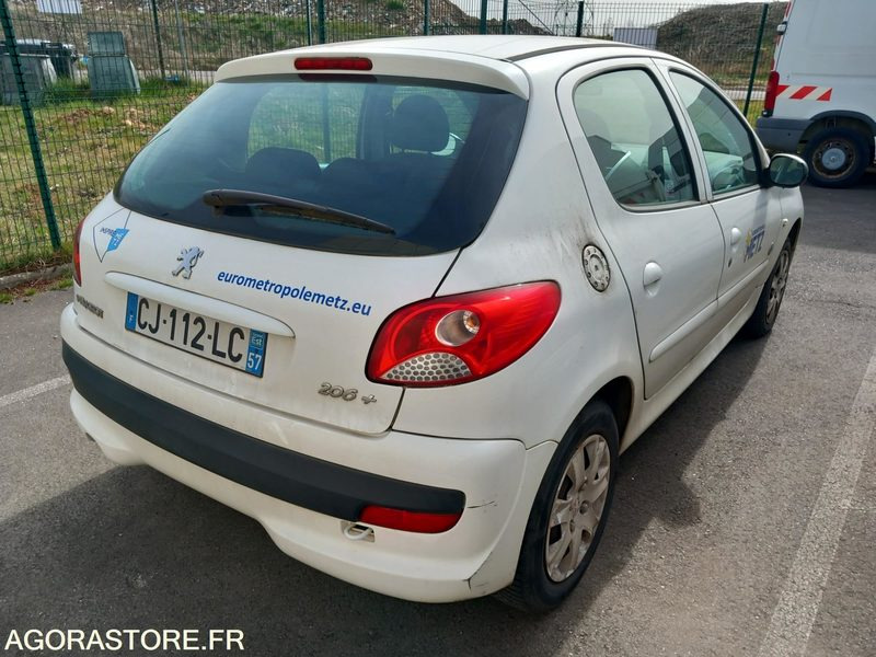 PEUGEOT 206+ 1.4i 73 cv - bon état - 93 000 km - SANS CT - CJ-112- LC - Легковой автомобиль: фото 5 PEUGEOT 206+ 1.4i 73 cv - bon état - 93 000 km - SANS CT - CJ-112- LC - Легковой автомобиль: фото 5