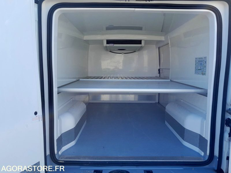 PEUGEOT BOXER FRIGORIFIQUE - 2021 - 26748 km - Фургон-рефрижератор: фото 4 PEUGEOT BOXER FRIGORIFIQUE - 2021 - 26748 km - Фургон-рефрижератор: фото 4