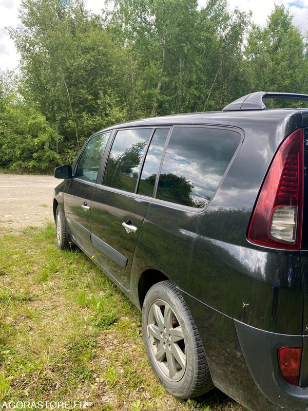 RENAULT ESPACE / 182 000 KM / 2011 / BY-961-XJ - Легковой автомобиль: фото 4 RENAULT ESPACE / 182 000 KM / 2011 / BY-961-XJ - Легковой автомобиль: фото 4