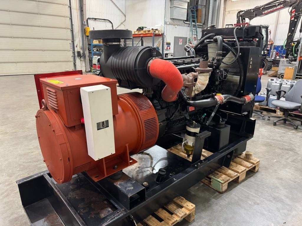 Elverk Duetz MWM180 kVA - Электрогенератор: фото 4 Elverk Duetz MWM180 kVA - Электрогенератор: фото 4