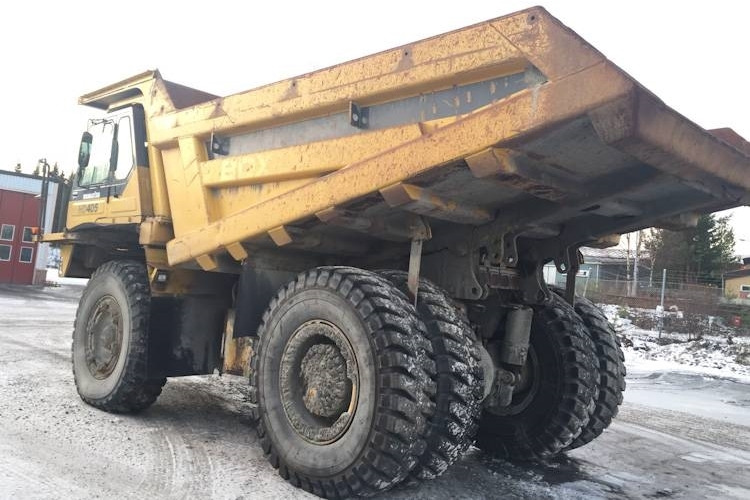 Komatsu HD405-6 - Карьерный самосвал: фото 2 Komatsu HD405-6 - Карьерный самосвал: фото 2