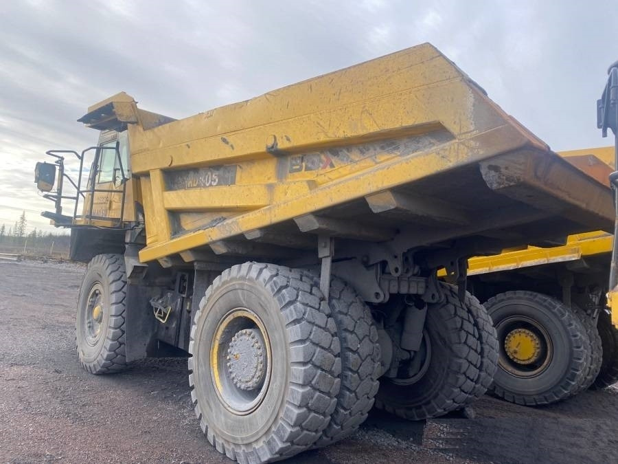 Карьерный самосвал Komatsu HD405-7: фото 1