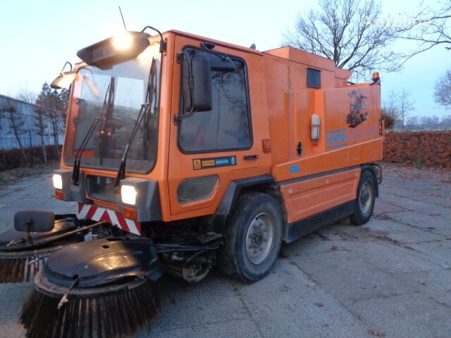 Schmidt Metro 500 4x2 - Подметально-уборочная машина: фото 1 Schmidt Metro 500 4x2 - Подметально-уборочная машина: фото 1