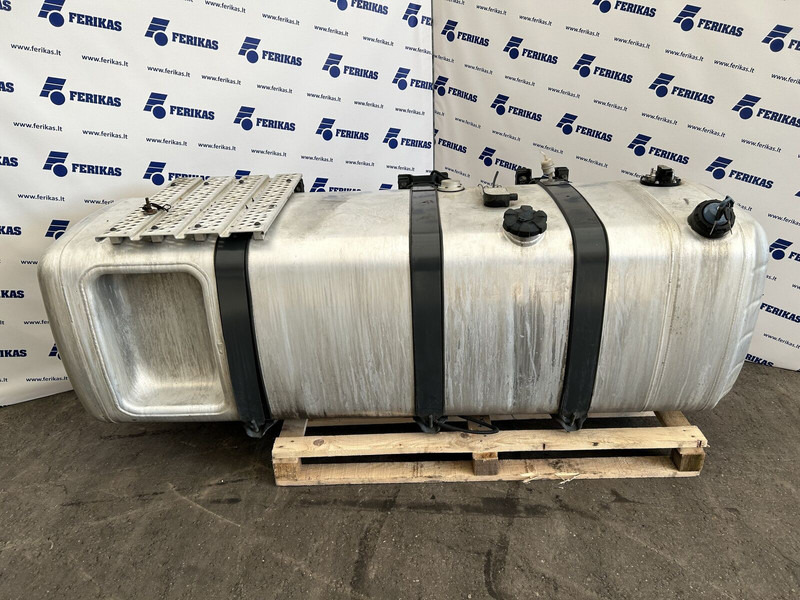 Mercedes-Benz combined fuel tank 720L - Топливный бак для Грузовиков: фото 1