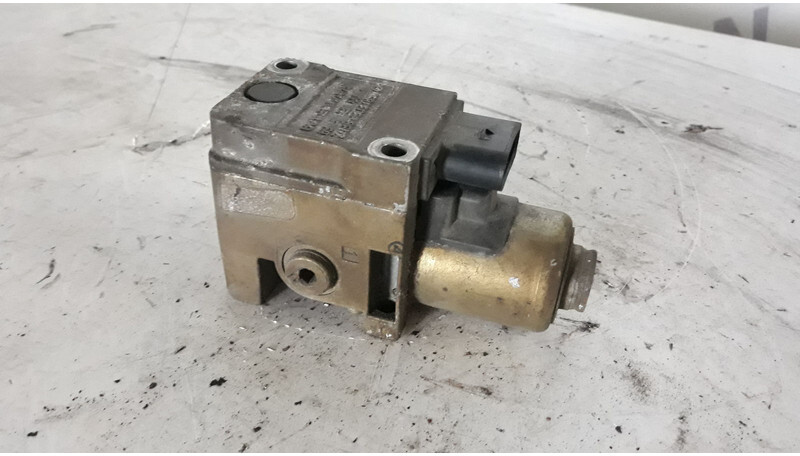 Mercedes-Benz pressure control valve - Двигатель и запчасти для Грузовиков: фото 1 Mercedes-Benz pressure control valve - Двигатель и запчасти для Грузовиков: фото 1