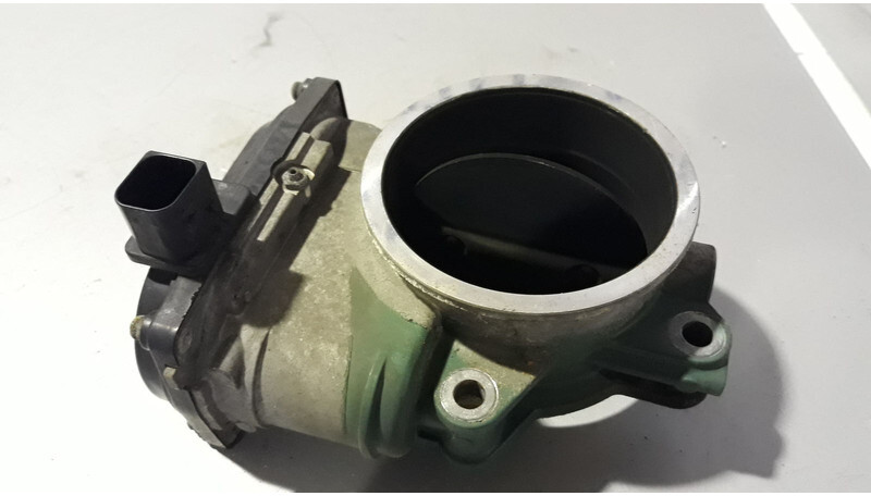 Volvo EGR valve - Двигатель и запчасти для Грузовиков: фото 1 Volvo EGR valve - Двигатель и запчасти для Грузовиков: фото 1