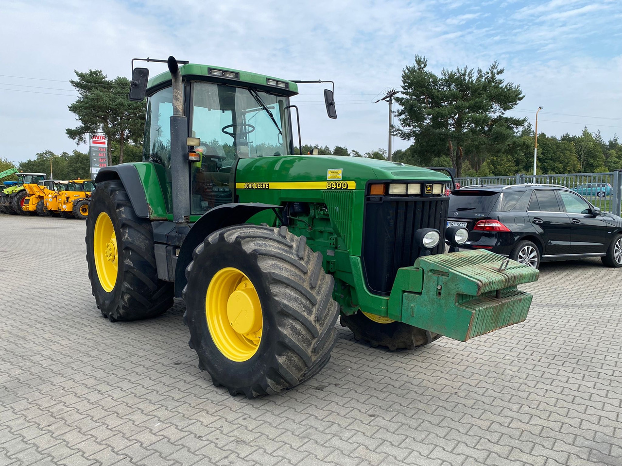 John Deere 8400 - Трактор: фото 1 John Deere 8400 - Трактор: фото 1