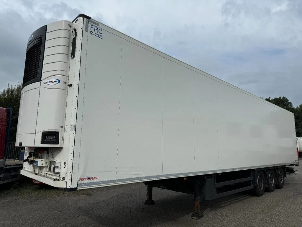 Schmitz Cargobull SCB S3B - 3 AXLE - CARRIER VECTOR 1350 + APK 01- - Полуприцеп-рефрижератор: фото 1 Schmitz Cargobull SCB S3B - 3 AXLE - CARRIER VECTOR 1350 + APK 01- - Полуприцеп-рефрижератор: фото 1