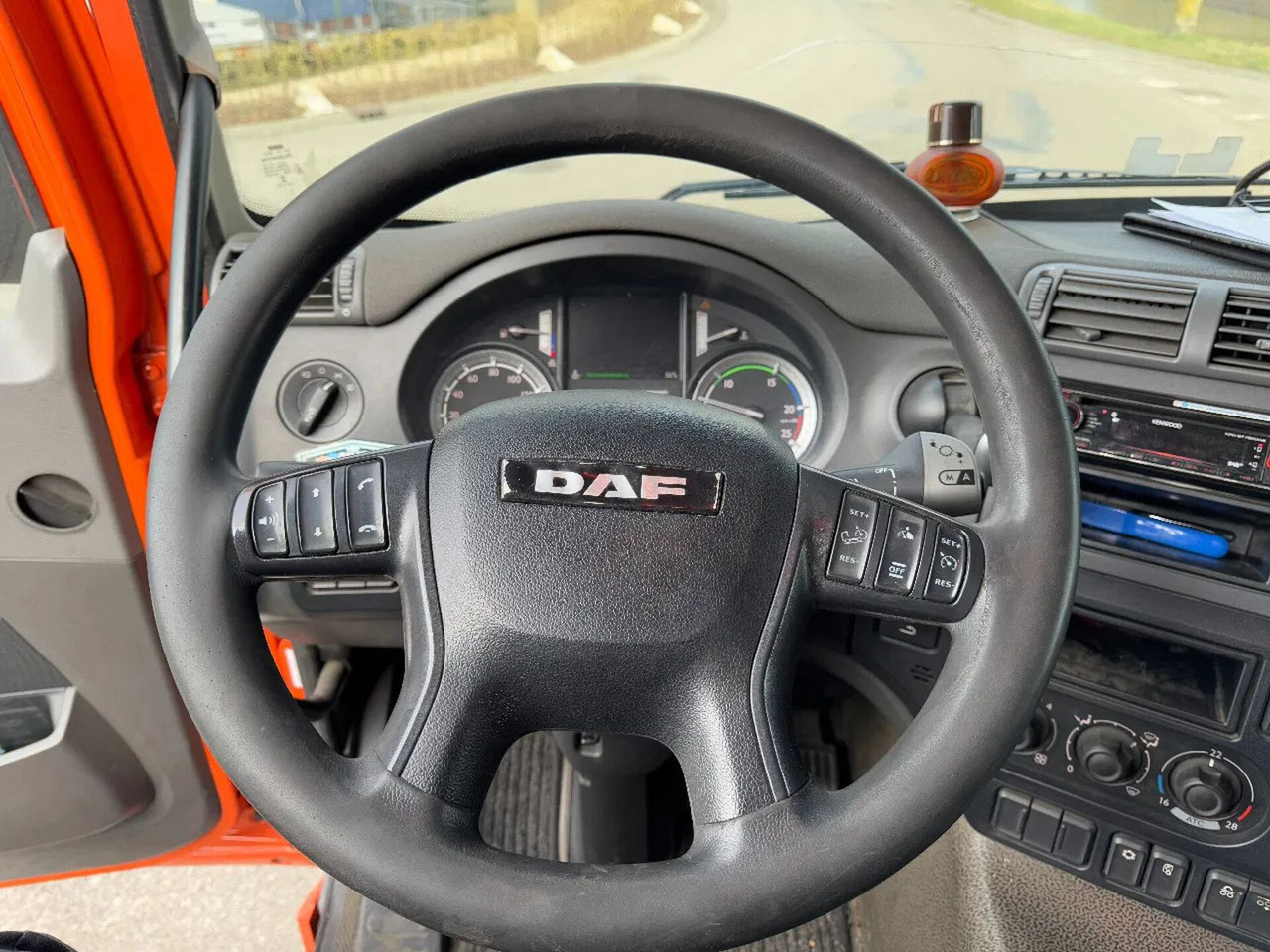 DAF CF 460 6X2 - EURO 6 + LIFT/STEERING AXLE DAF CF 460 6X2 - EURO 6 + LIFT/STEERING AXLE в лизинг DAF CF 460 6X2 - EURO 6 + LIFT/STEERING AXLE DAF CF 460 6X2 - EURO 6 + LIFT/STEERING AXLE: фото 11
