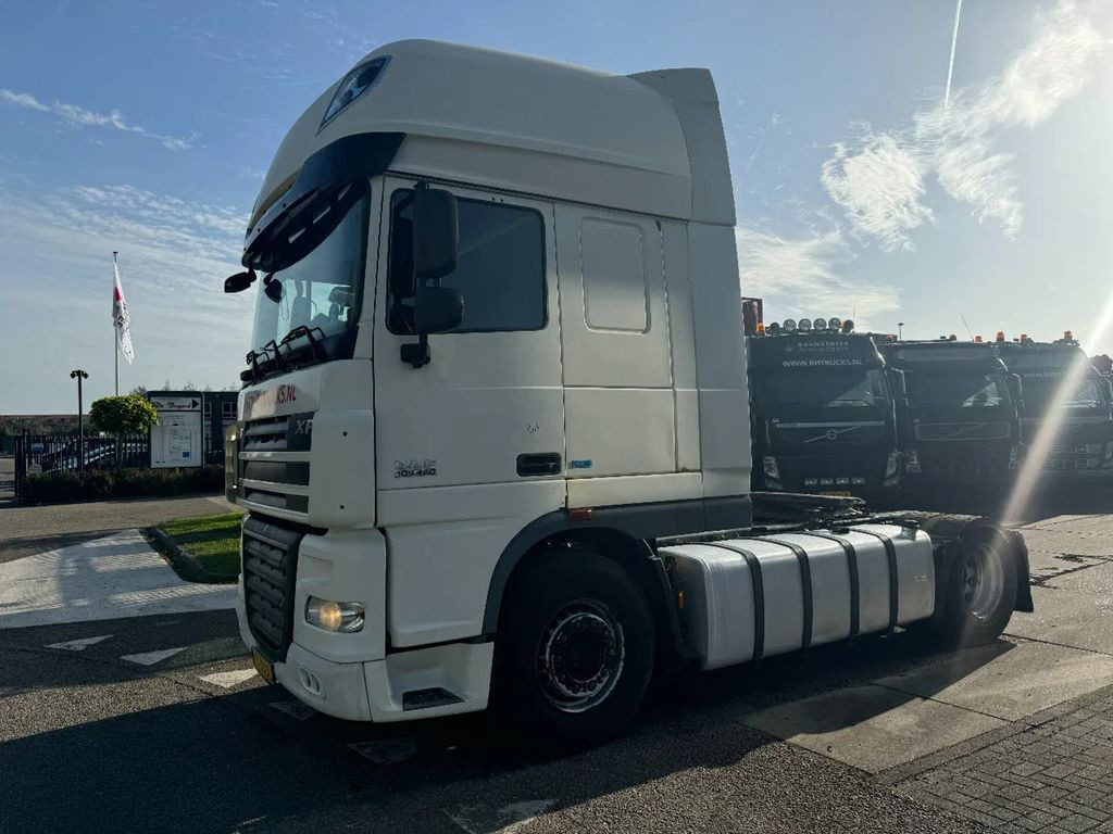 DAF XF 105.460 4X2 - EURO 5 + MANUAL GEAR - Тягач: фото 1 DAF XF 105.460 4X2 - EURO 5 + MANUAL GEAR - Тягач: фото 1
