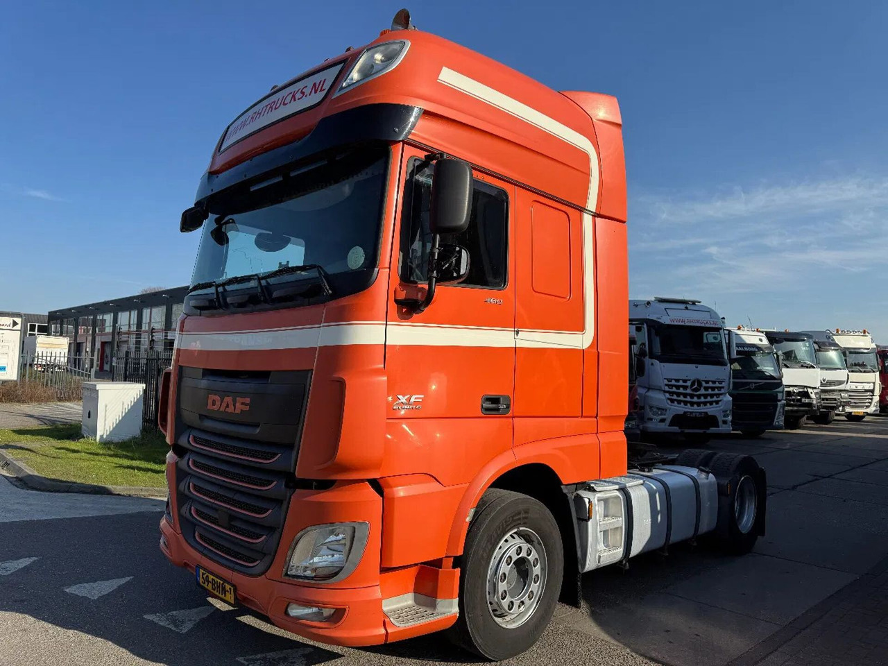 DAF XF 460 4X2 RETARDER DOUBLE TANK TÜV TILL 09-2025 DAF XF 460 4X2 RETARDER DOUBLE TANK TÜV TILL 09-2025 - Тягач: фото 1 DAF XF 460 4X2 RETARDER DOUBLE TANK TÜV TILL 09-2025 DAF XF 460 4X2 RETARDER DOUBLE TANK TÜV TILL 09-2025 - Тягач: фото 1