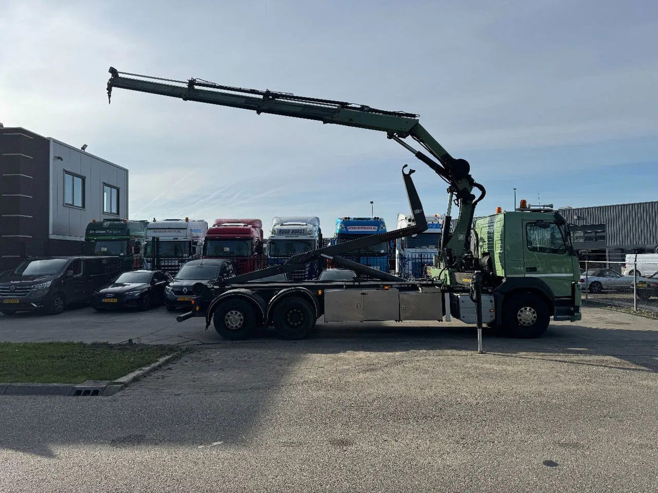 Volvo FM 370 6X2 VDL 21T + HIAB 211 + REMOTE CONTROL - Автоманипулятор: фото 5 Volvo FM 370 6X2 VDL 21T + HIAB 211 + REMOTE CONTROL - Автоманипулятор: фото 5