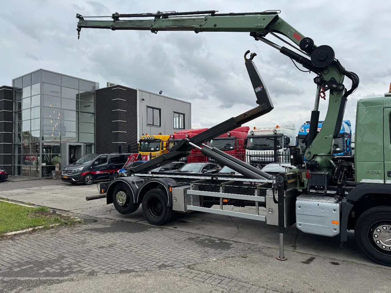 Volvo FM 370 6X2 VDL 21T HOOK + HIAB 211 + REMOTE CONT - Крюковой мультилифт, Автоманипулятор: фото 4 Volvo FM 370 6X2 VDL 21T HOOK + HIAB 211 + REMOTE CONT - Крюковой мультилифт, Автоманипулятор: фото 4