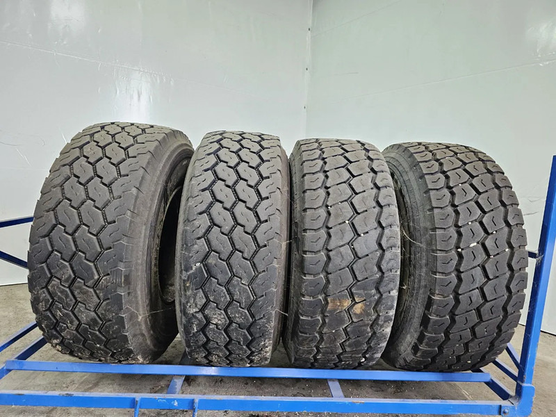 Bridgestone 445/65R22.5 - Шина для Грузовиков: фото 1 Bridgestone 445/65R22.5 - Шина для Грузовиков: фото 1