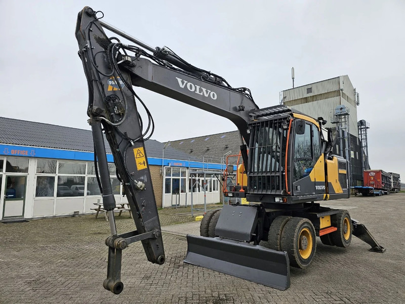Volvo EW160E - Колёсный экскаватор: фото 3 Volvo EW160E - Колёсный экскаватор: фото 3