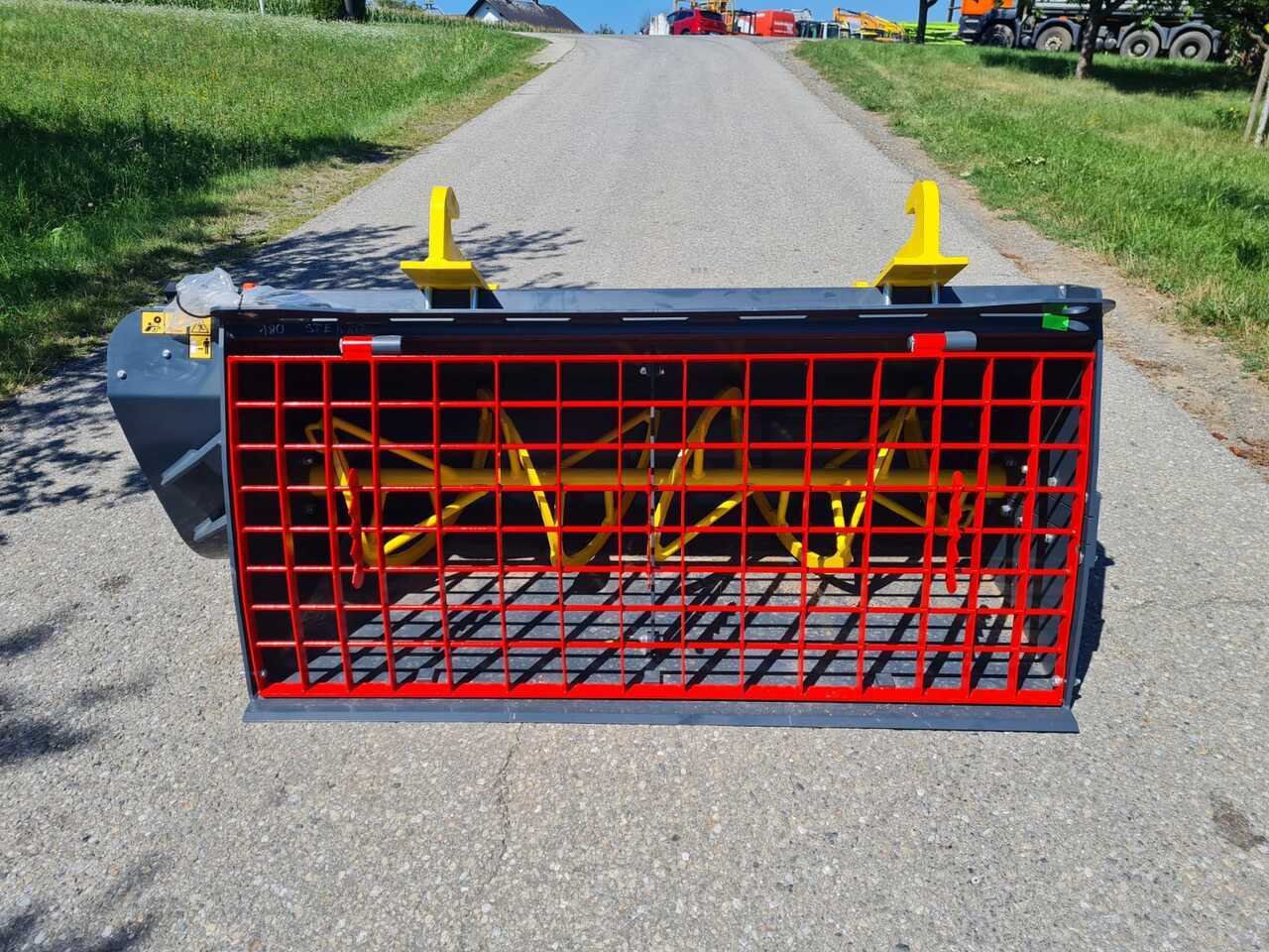 - Ковш для погрузчика для Телескопических погрузчиков: фото 1