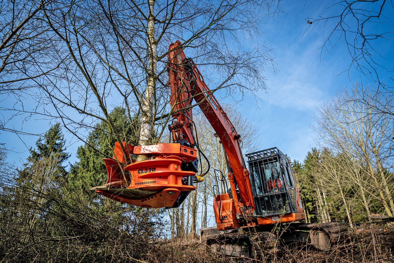 Westtech Woodcracker CL 320 - Навесное оборудование для Экскаваторов: фото 1 Westtech Woodcracker CL 320 - Навесное оборудование для Экскаваторов: фото 1