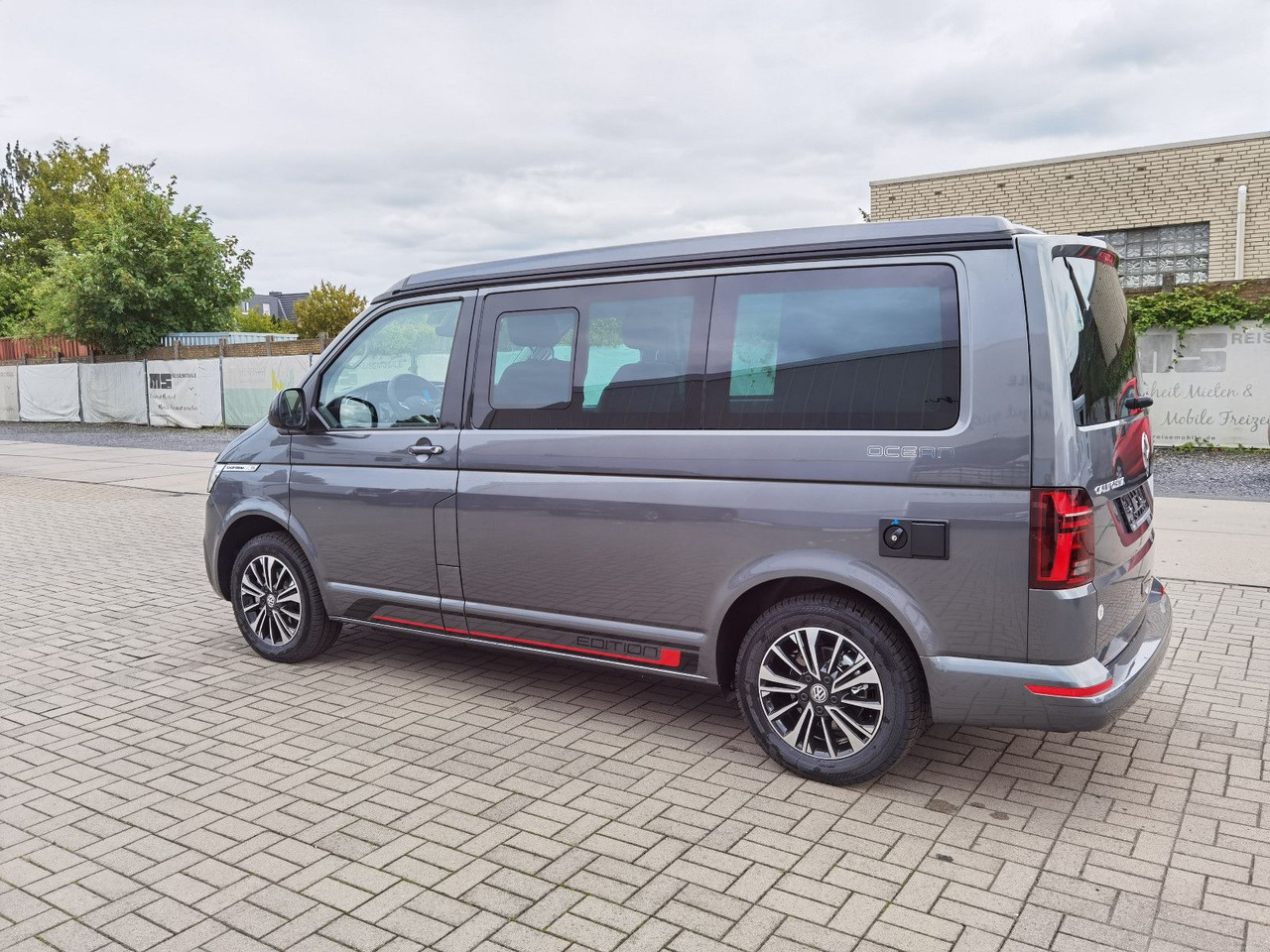 Volkswagen T6.1 CALIFORNIA OCEAN EDITION / DSG / NAVI / ACC - Кастенваген: фото 5 Volkswagen T6.1 CALIFORNIA OCEAN EDITION / DSG / NAVI / ACC - Кастенваген: фото 5