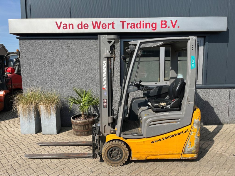 Jungheinrich EFG215 EFG215 triplo460 freelift sideshift 2016 heftruck forklift electrisch - Электропогрузчик: фото 1 Jungheinrich EFG215 EFG215 triplo460 freelift sideshift 2016 heftruck forklift electrisch - Электропогрузчик: фото 1