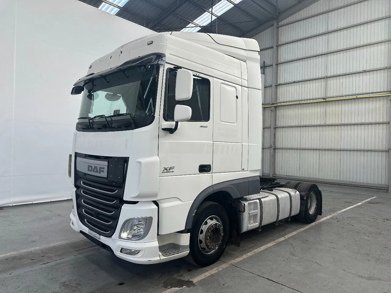 DAF XF 106.460 SPACECAB - Тягач: фото 1 DAF XF 106.460 SPACECAB - Тягач: фото 1