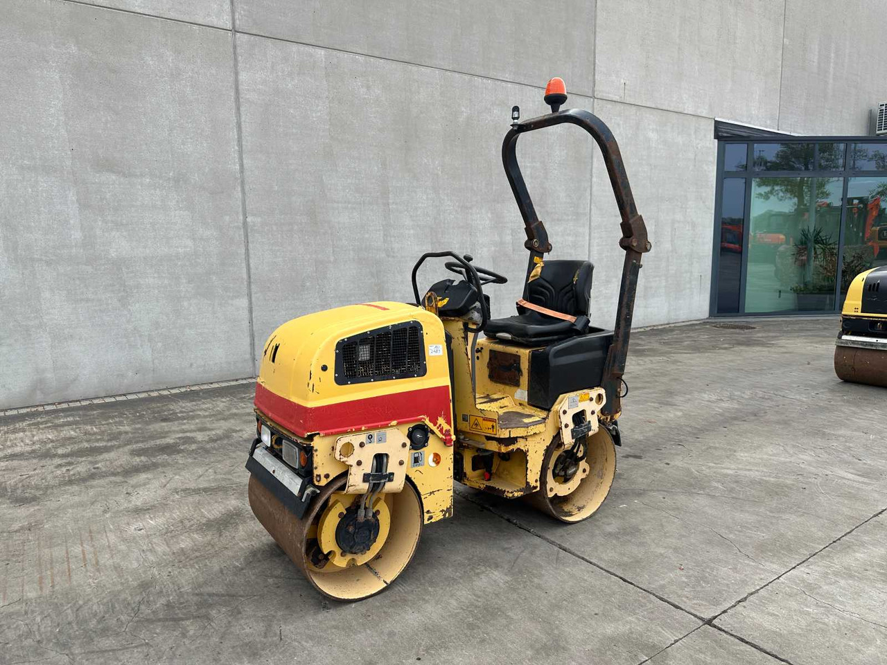 Dynapac CC800 CC800 - Дорожный каток: фото 1 Dynapac CC800 CC800 - Дорожный каток: фото 1