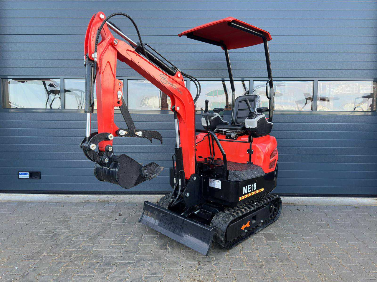 FF Industrial ME18 - Мини-экскаватор: фото 1 FF Industrial ME18 - Мини-экскаватор: фото 1