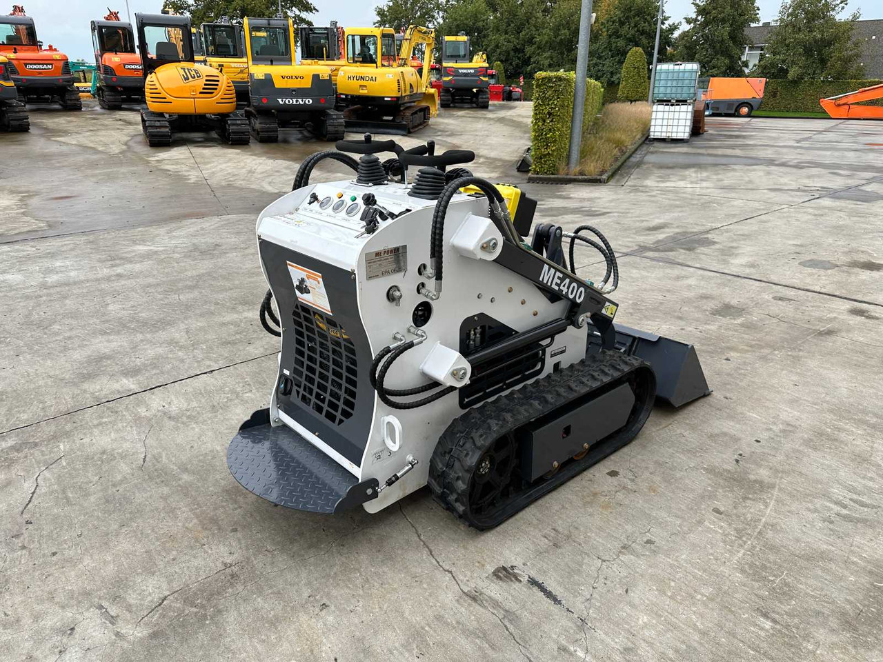 FF Industrial ME400 - Мини-погрузчик с бортовым поворотом: фото 4 FF Industrial ME400 - Мини-погрузчик с бортовым поворотом: фото 4
