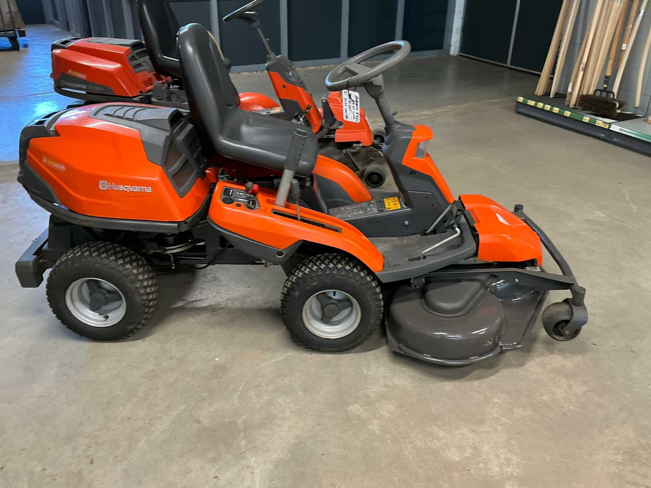 Husqvarna R316T - Газонокосилка: фото 5 Husqvarna R316T - Газонокосилка: фото 5