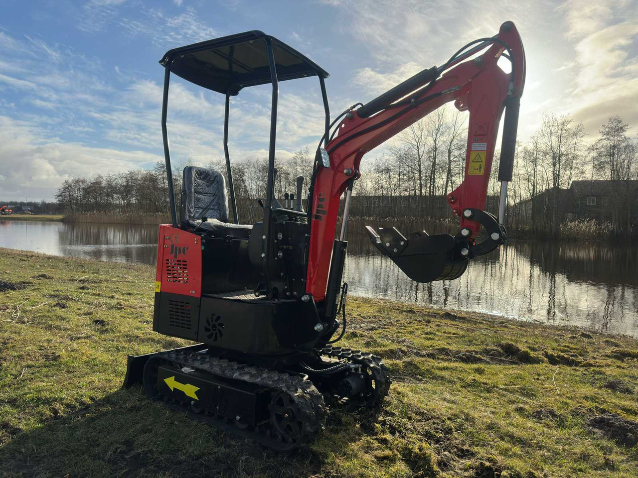 JPC HT12 - Мини-экскаватор: фото 2 JPC HT12 - Мини-экскаватор: фото 2
