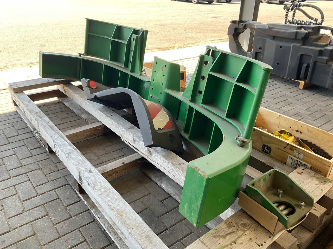 John Deere - Фронтальный погрузчик для трактора: фото 4 John Deere - Фронтальный погрузчик для трактора: фото 4