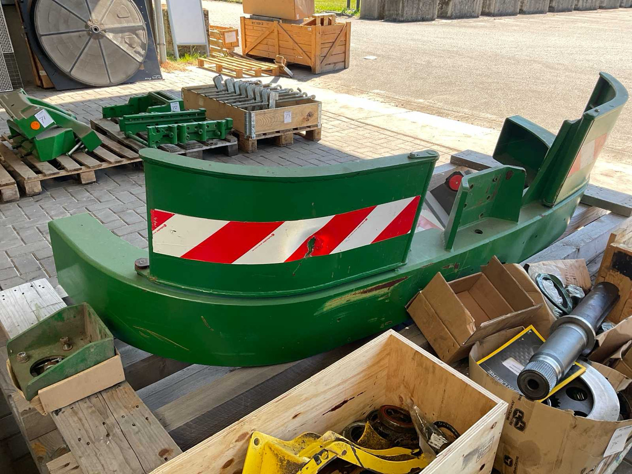 John Deere - Фронтальный погрузчик для трактора: фото 2 John Deere - Фронтальный погрузчик для трактора: фото 2
