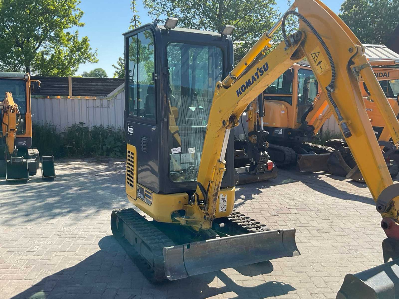 Komatsu Excabator/PC16 R 3Hs - Гусеничный экскаватор: фото 3 Komatsu Excabator/PC16 R 3Hs - Гусеничный экскаватор: фото 3