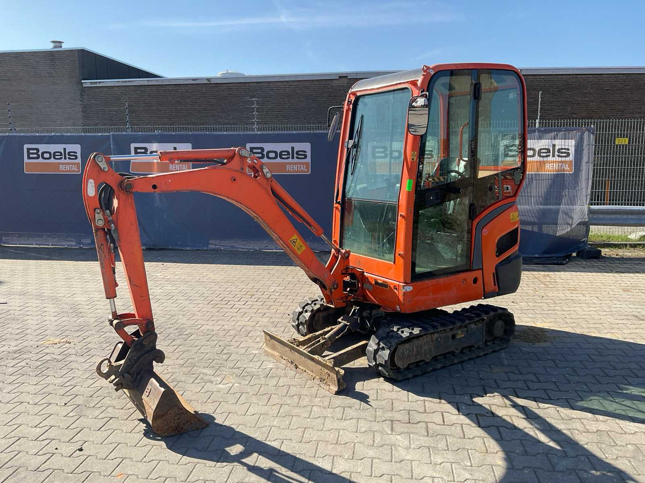 Kubota KX016-4G - Мини-экскаватор: фото 1 Kubota KX016-4G - Мини-экскаватор: фото 1