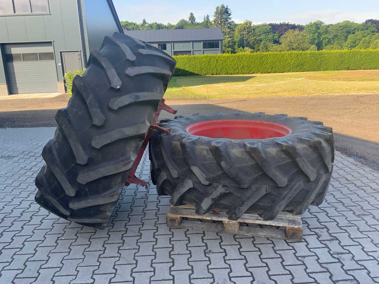 Pirelli Radial TM 700 - Шины и диски для Тракторов: фото 2 Pirelli Radial TM 700 - Шины и диски для Тракторов: фото 2