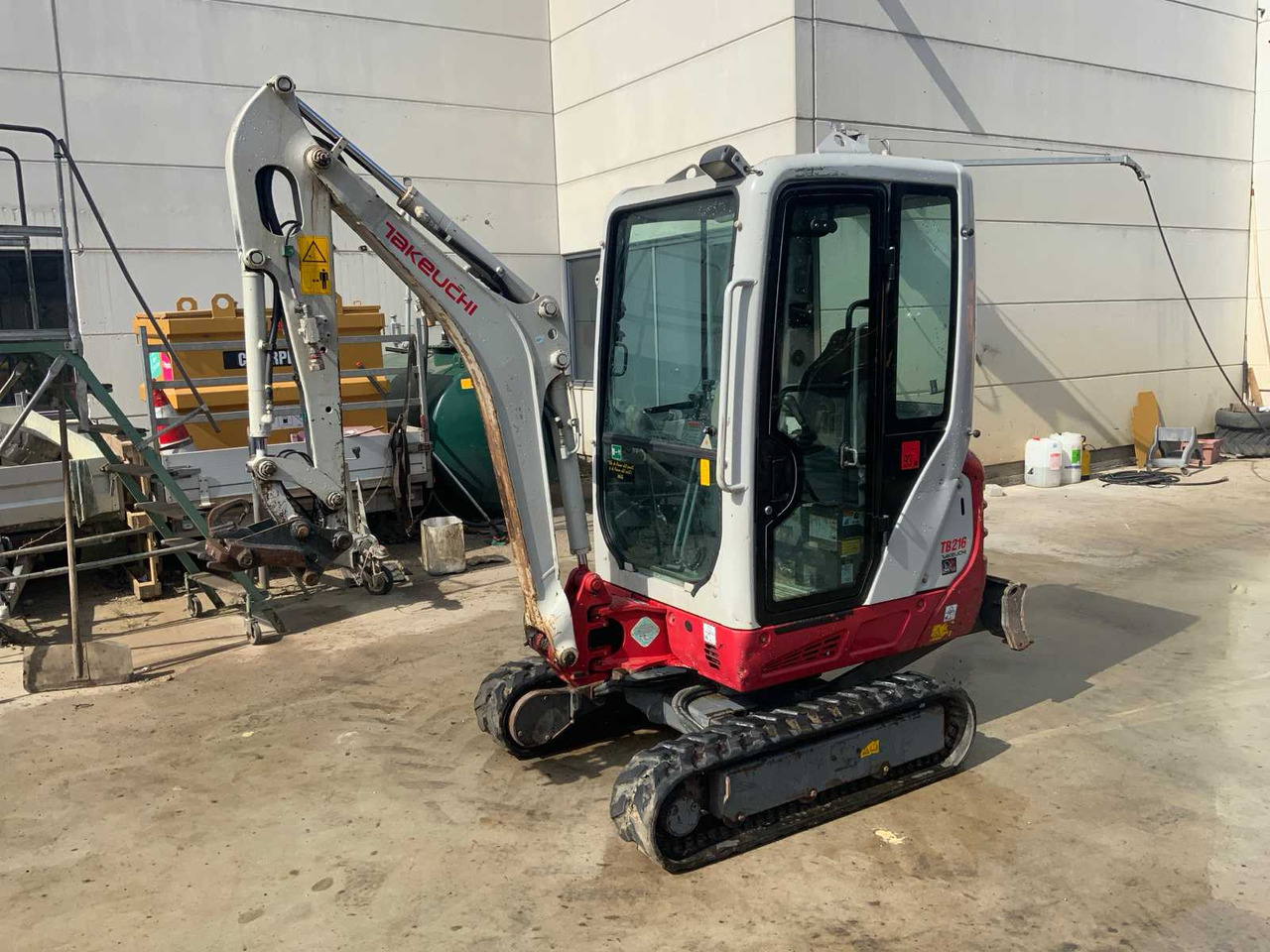 Takeuchi TB 216 - Мини-экскаватор: фото 1 Takeuchi TB 216 - Мини-экскаватор: фото 1