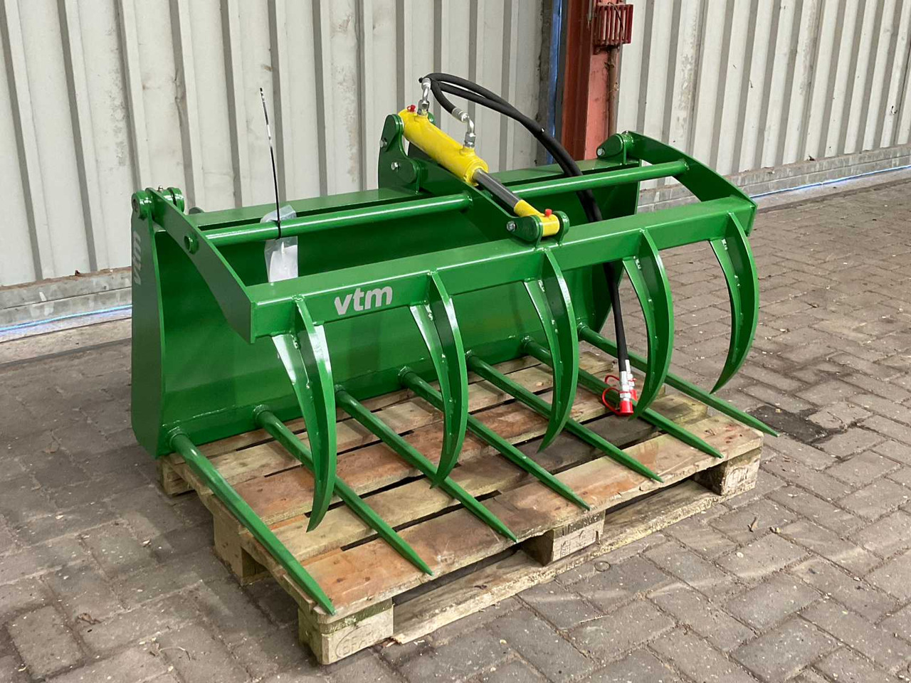 VTM GM1300 JD Compact - Фронтальный погрузчик для трактора: фото 2 VTM GM1300 JD Compact - Фронтальный погрузчик для трактора: фото 2