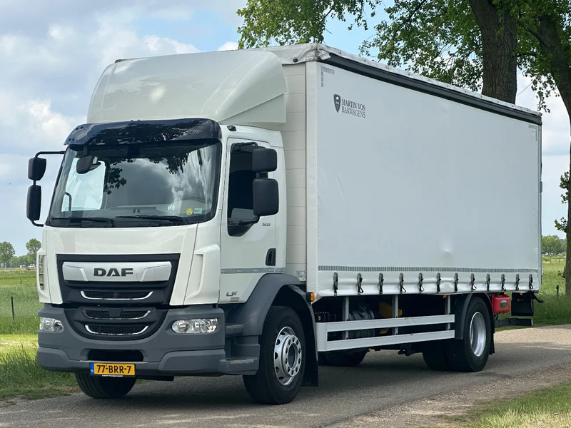 DAF CF 320 LF320.18 EURO6. SchuifzeilBakwagen met Laadklep. in TOPSTAAT! - Тентованный грузовик: фото 1 DAF CF 320 LF320.18 EURO6. SchuifzeilBakwagen met Laadklep. in TOPSTAAT! - Тентованный грузовик: фото 1