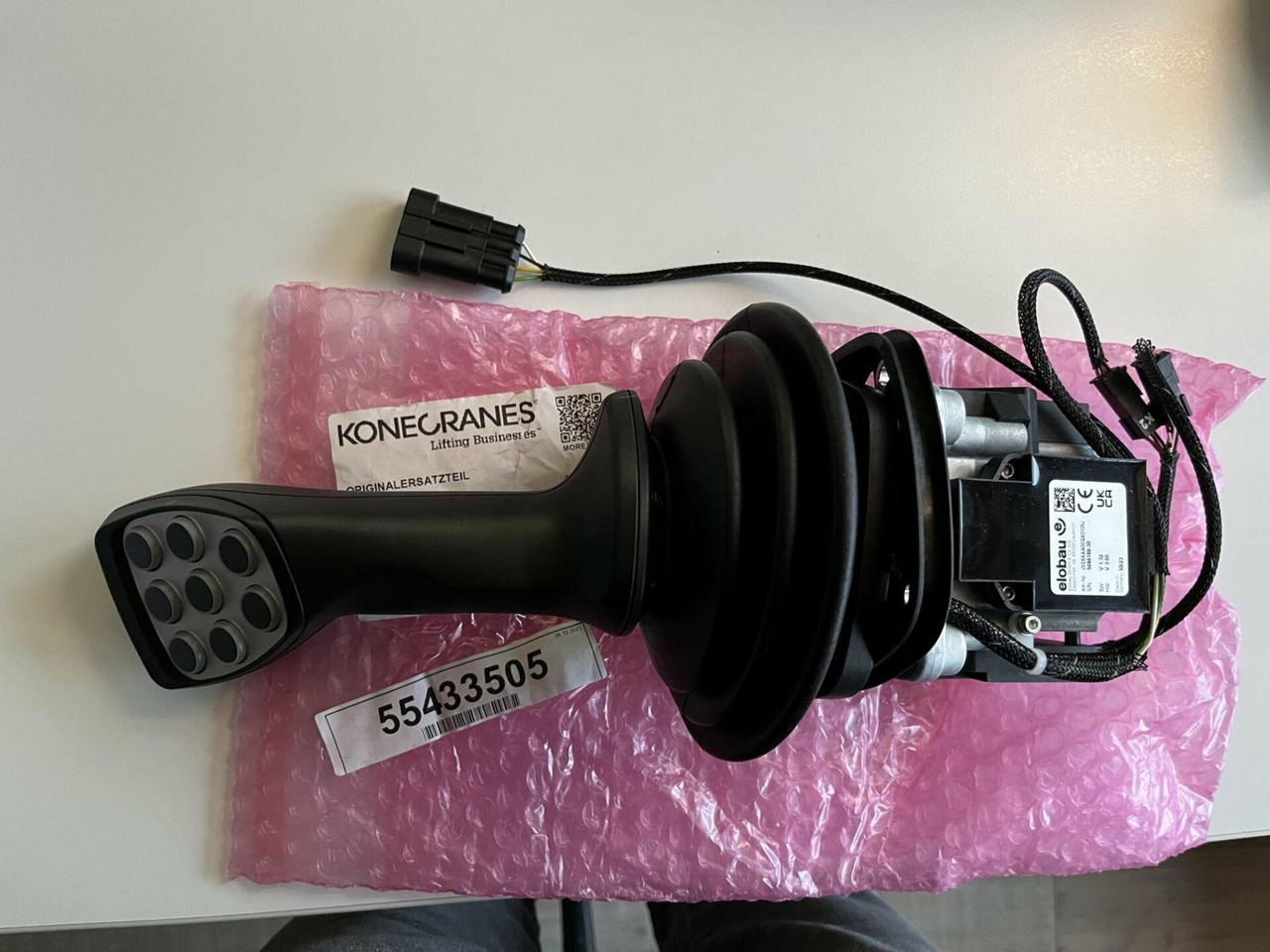 Joystick Elobau for Linde reach stacker - Рычаг переключения передач для Ричстакеров: фото 1 Joystick Elobau for Linde reach stacker - Рычаг переключения передач для Ричстакеров: фото 1