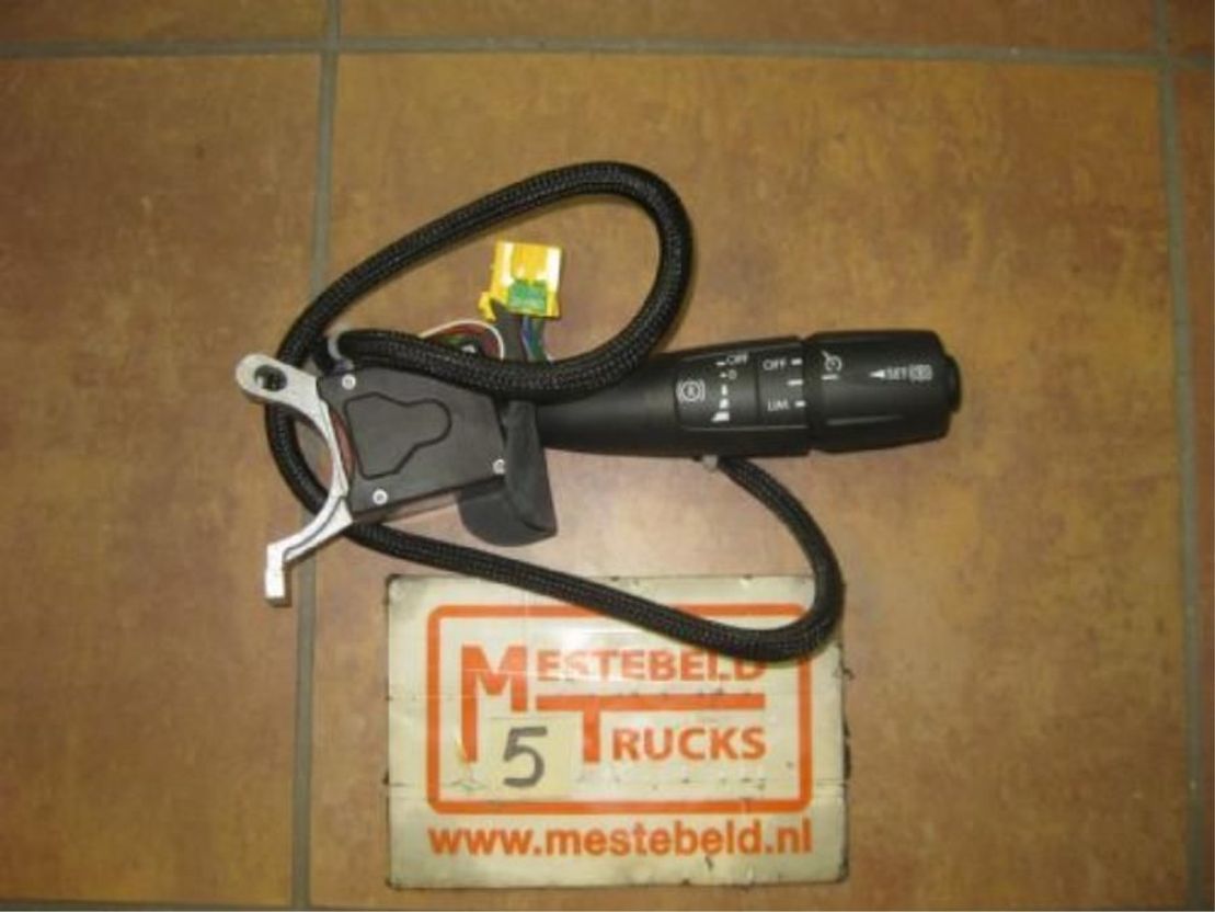 DAF CF XF - Stuurschakelaar - Электрическая система для Грузовиков: фото 1 DAF CF XF - Stuurschakelaar - Электрическая система для Грузовиков: фото 1