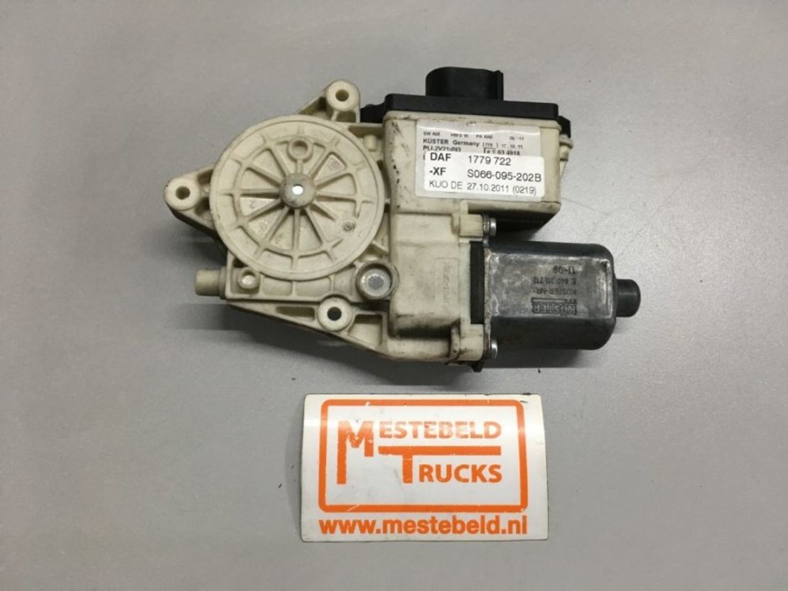 DAF Elektromotor rechts van raammechanisme - Кабина и интерьер для Грузовиков: фото 1