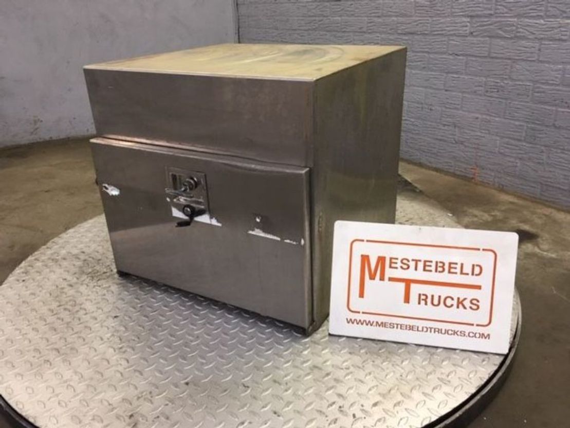 Gereedschapskist RVS - Кабина и интерьер для Грузовиков: фото 1 Gereedschapskist RVS - Кабина и интерьер для Грузовиков: фото 1