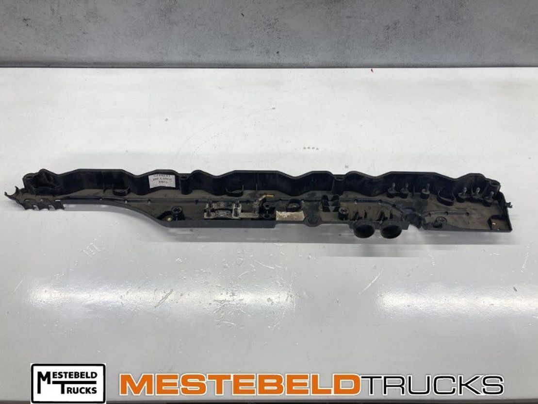 MAN Kabelgoot onderste gedeelte  - Двигатель и запчасти для Грузовиков: фото 1