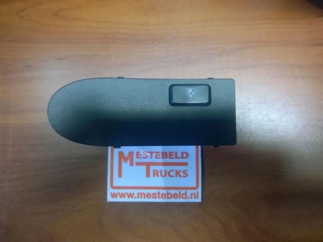 MAN Portiermoduul bijrijderszijde - Электрическая система для Грузовиков: фото 1 MAN Portiermoduul bijrijderszijde - Электрическая система для Грузовиков: фото 1