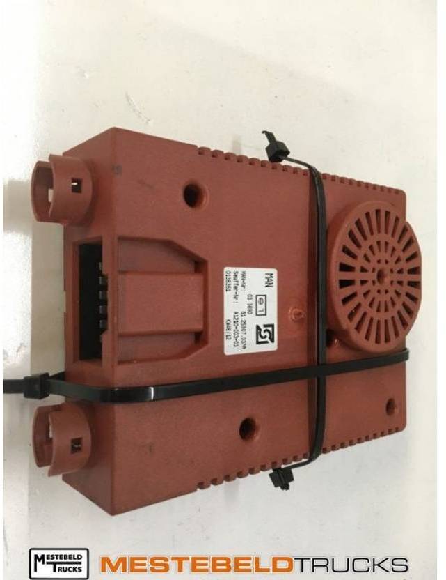 MAN Spanningsomvormer 24/12V 36A - Электрическая система для Грузовиков: фото 1