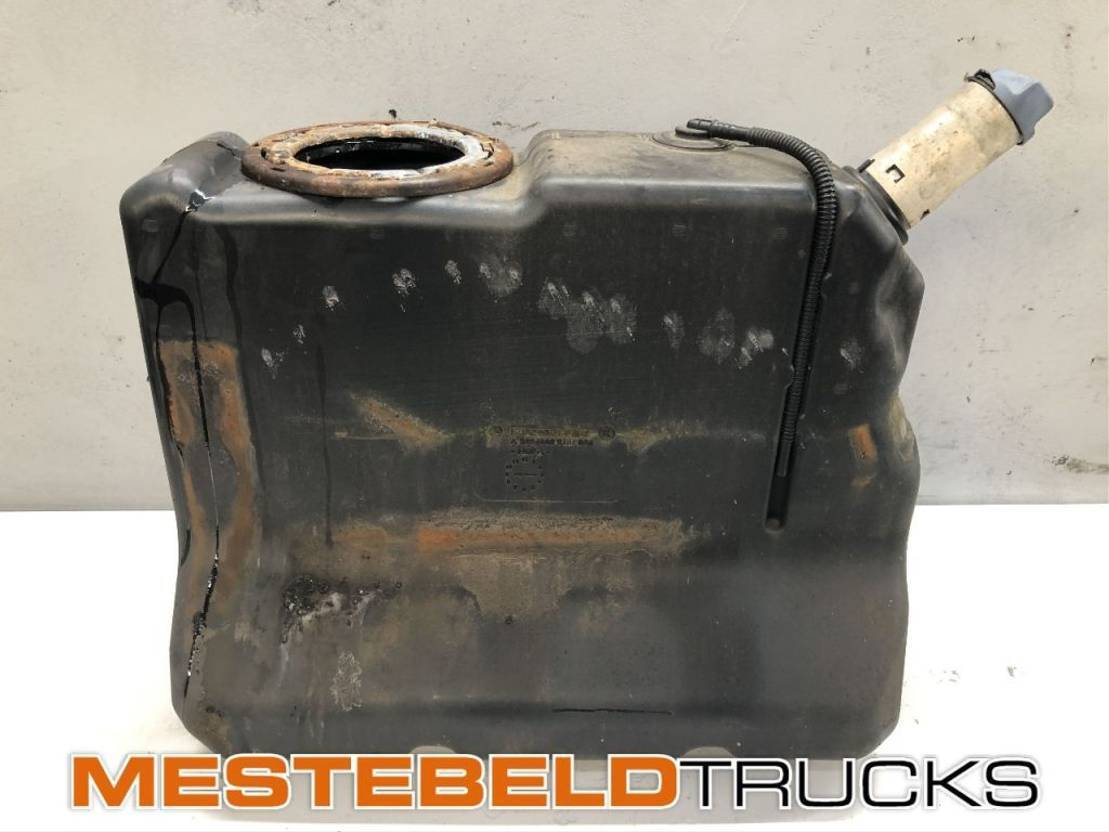 Mercedes-Benz Adblue tank 35 liter - Топливная система для Грузовиков: фото 1 Mercedes-Benz Adblue tank 35 liter - Топливная система для Грузовиков: фото 1