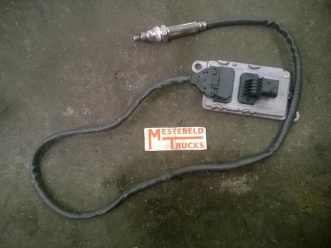 Mercedes Benz NOX sensor - Выхлопная система для Грузовиков: фото 1