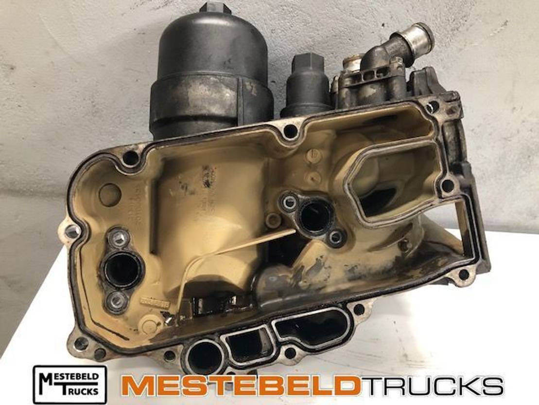 Mercedes-Benz Oliekoelermodule - Двигатель и запчасти для Грузовиков: фото 1 Mercedes-Benz Oliekoelermodule - Двигатель и запчасти для Грузовиков: фото 1