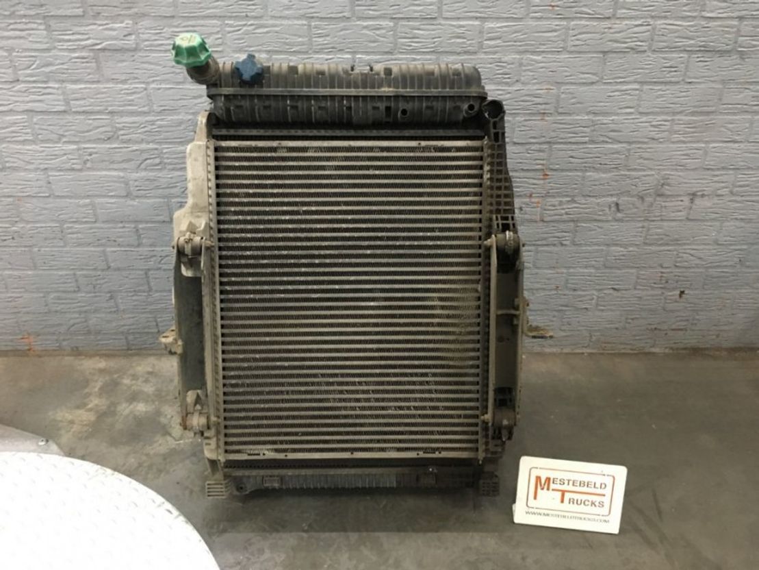 Mercedes Benz Radiateur compleet - Система охлаждения для Грузовиков: фото 1 Mercedes Benz Radiateur compleet - Система охлаждения для Грузовиков: фото 1
