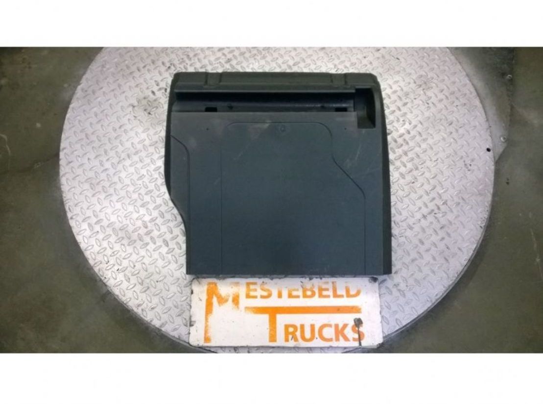 Mercedes Benz Spatbord links - Крыло для Грузовиков: фото 1 Mercedes Benz Spatbord links - Крыло для Грузовиков: фото 1